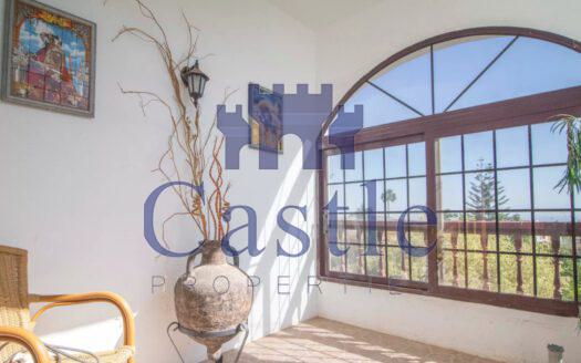 ID- 25356 (C) Land with Chalet and Pool in San Miguel de Abona
